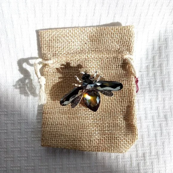 Dark Blue Fly Bug Rhinestone Crystal Pin Broach - Picture 2 of 2